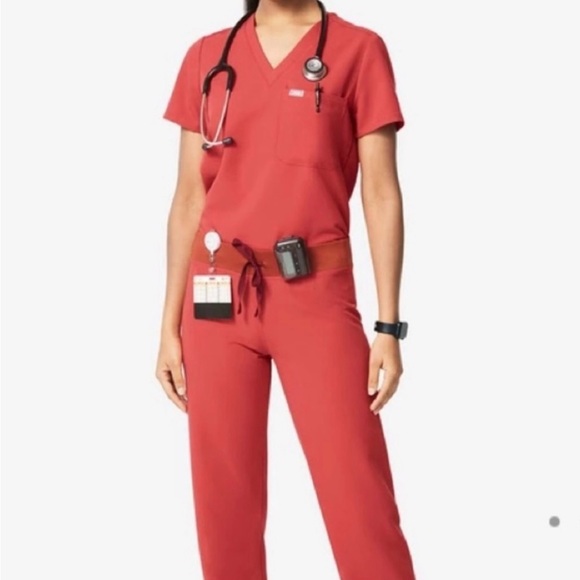 Figs Women's Catarina One-Pocket Scrub Top in Clay - Small - Picture 3 of 5